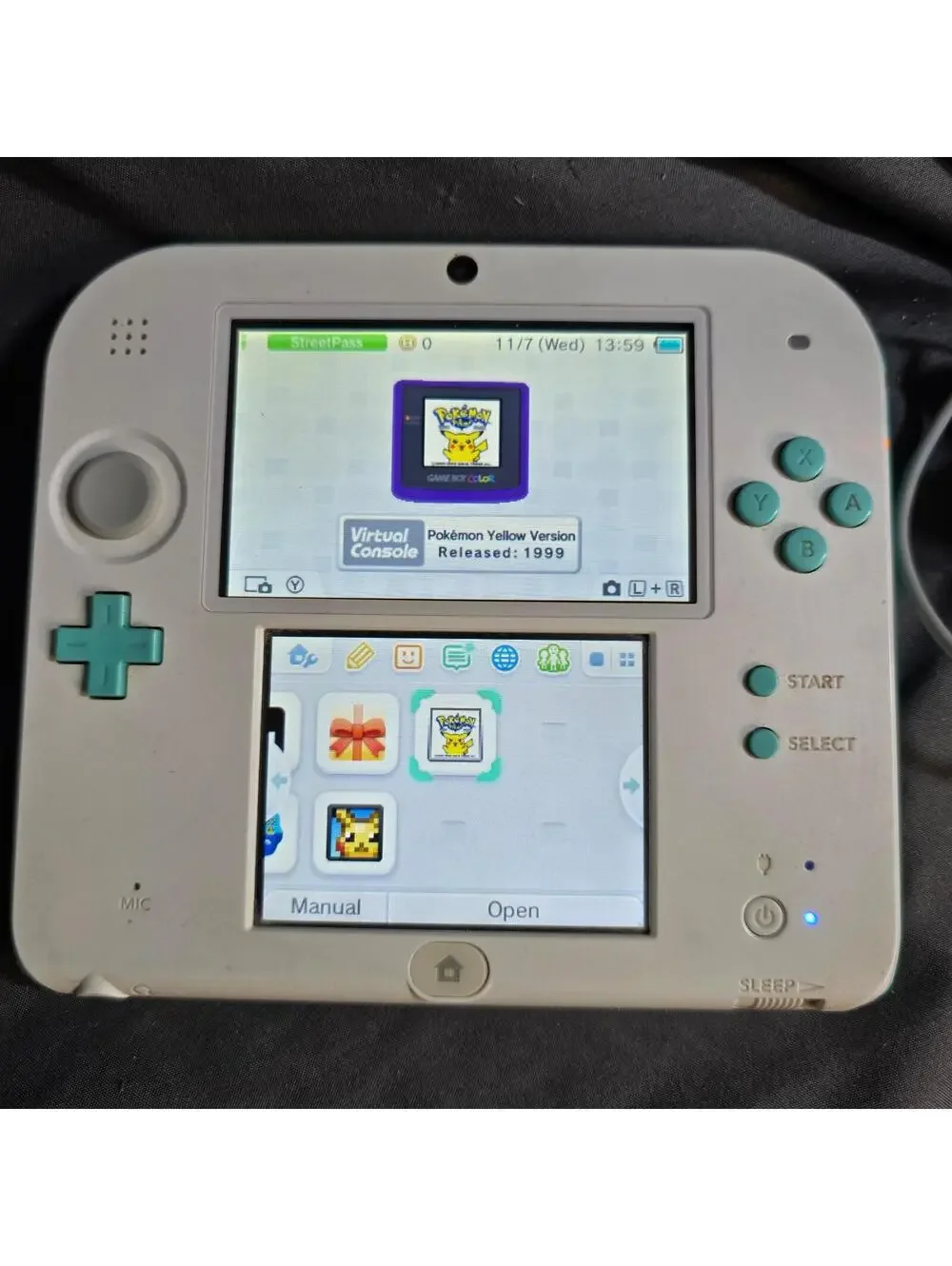 Nintendo 2DS Sea Green Handheld Console FTR-001 Charger Stylus Pokémon Sd Card